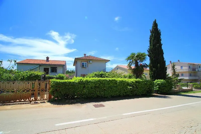 Apartment The Green House - 20M From The Beach Novigrad