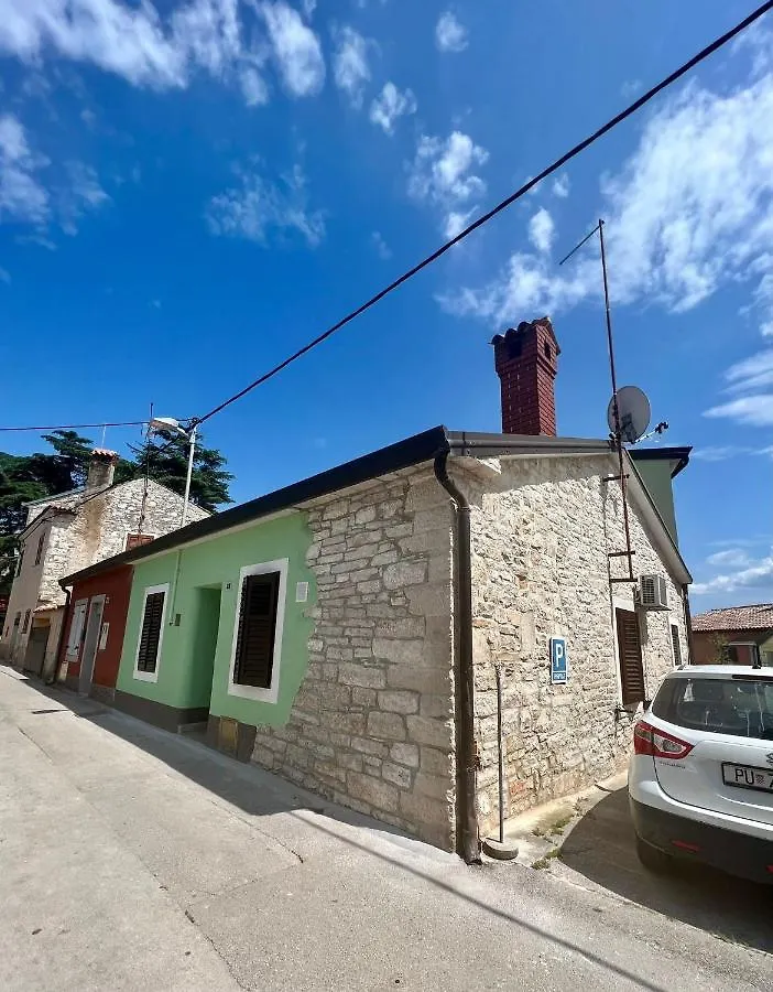 The Green House - 20M From The Beach Novigrad  Apartment
