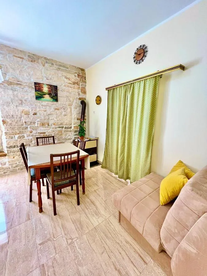 Apartment The Green House - 20M From The Beach Novigrad