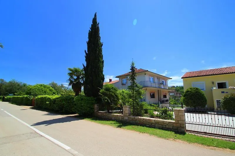 The Green House - 20M From The Beach Novigrad  Apartment