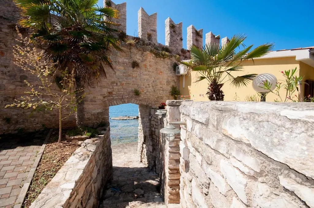 The Green House - 20M From The Beach Novigrad  Croatia